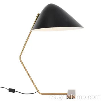 Lámpara de mesa LED nórdica para la decoración moderna del dormitorio